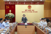 Bộ trưởng Nội vụ: Ưu tiên trọng tâm cải cách chính sách tiền lương