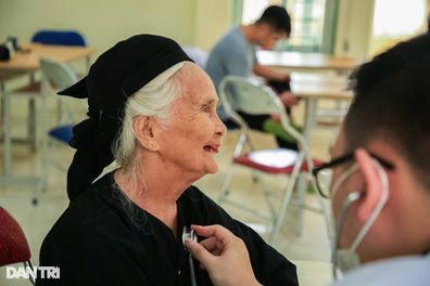 “Cảm ơn vì luôn nhớ những đóng góp của gia đình người có công với đất nước"