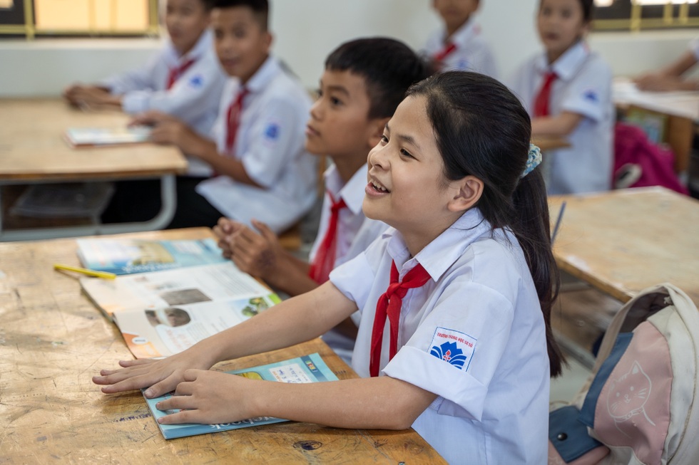 Một xã ở Hà Nội có hơn 400 học sinh vẫn phải vượt sông mỗi ngày đi học - 3 Một xã ở Hà Nội có hơn 400 học sinh vẫn phải vượt sông mỗi ngày đi học - 3