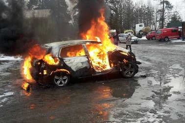 Một hãng tàu biển từ chối vận chuyển ô tô điện vì sợ cháy