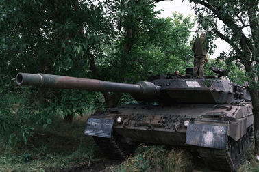 Lý do Ukraine thường dùng "kẻ săn mồi" Leopard 2A6 tấn công vào ban đêm