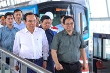 Bí thư Nguyễn Văn Nên trực tiếp giám sát metro số 1, siêu dự án chống ngập