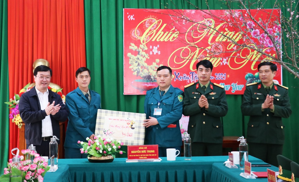 Đảm bảo quân số trực sẵn sàng chiến đấu, đảm bảo giữ vững an ninh biên giới - 5 Đảm bảo quân số trực sẵn sàng chiến đấu, đảm bảo giữ vững an ninh biên giới - 5
