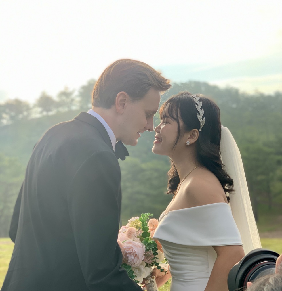 Chàng tiến sĩ người Mỹ cưa đổ cô gái Việt nhờ... chiêu độc của bố - 5 Chàng tiến sĩ người Mỹ cưa đổ cô gái Việt nhờ... chiêu độc của bố - 5