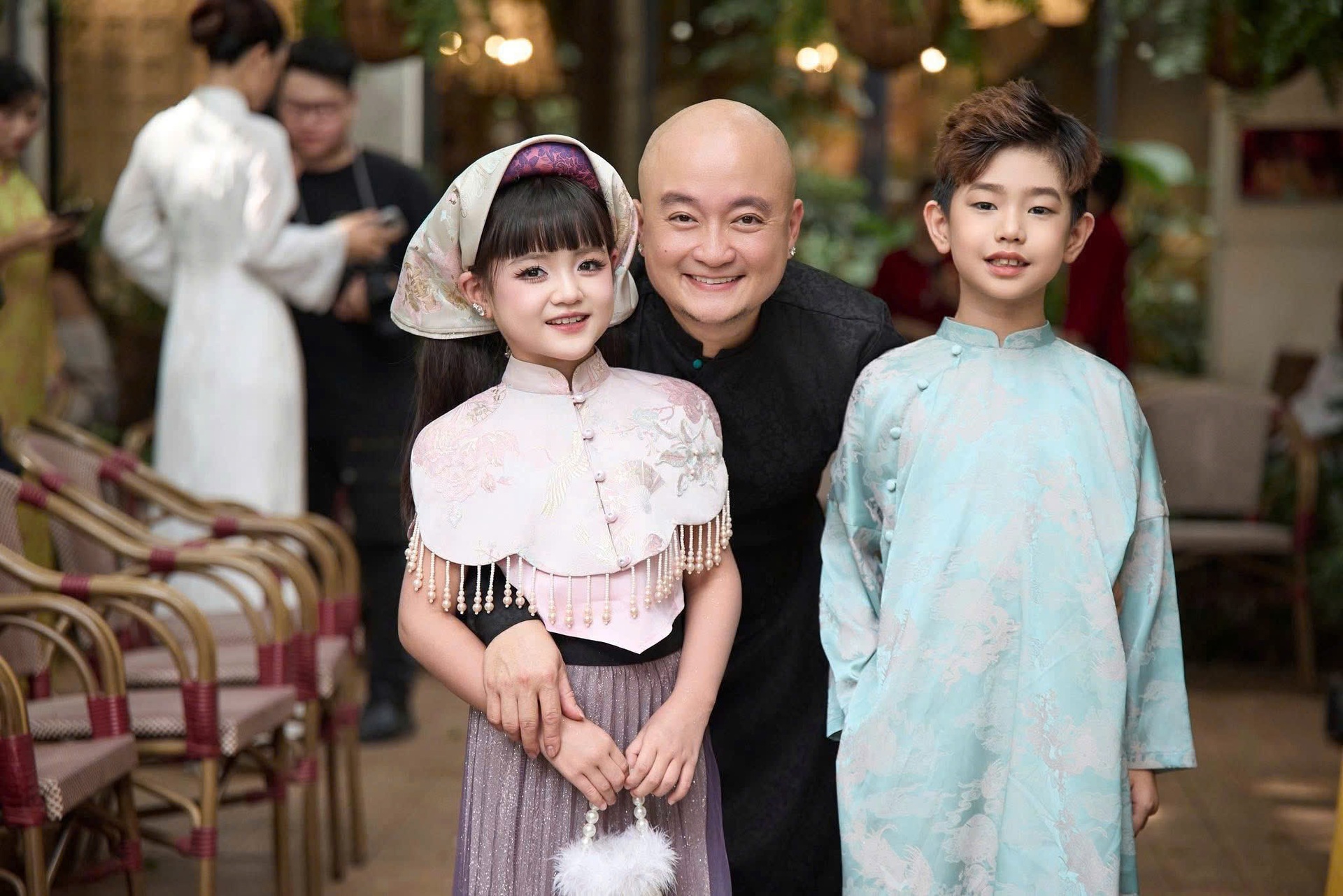 Á hậu Hương Ly duyên dáng trình diễn áo dài của NTK Cao Minh Tiến - 10 Á hậu Hương Ly duyên dáng trình diễn áo dài của NTK Cao Minh Tiến - 10