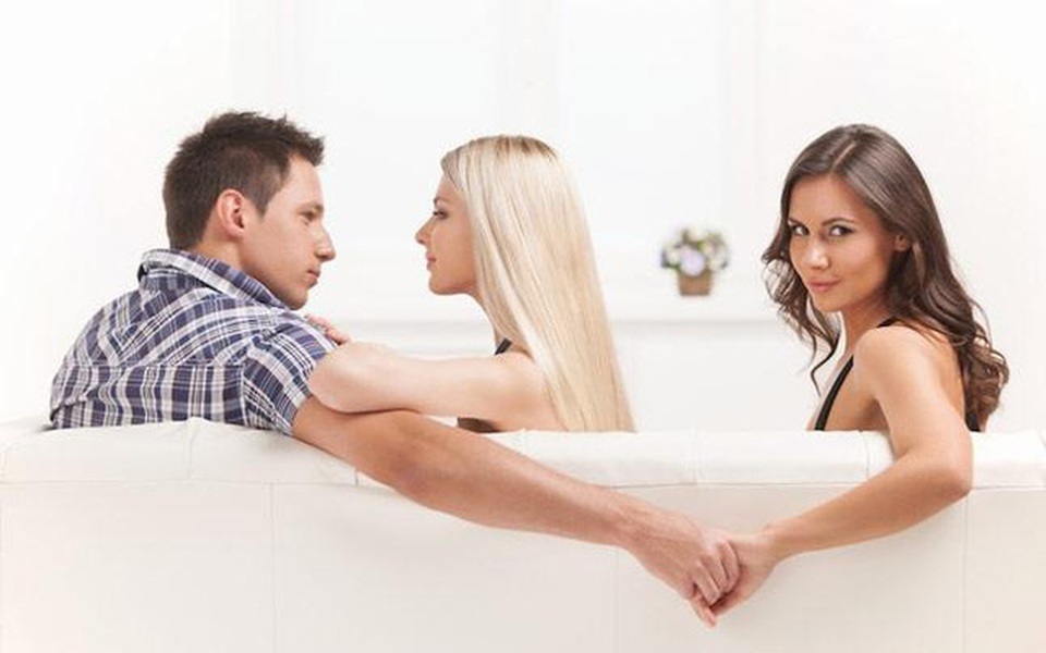 Vợ đẹp giỏi giang mà chồng vẫn ngoại tình - 2 Vợ đẹp giỏi giang mà chồng vẫn ngoại tình - 2