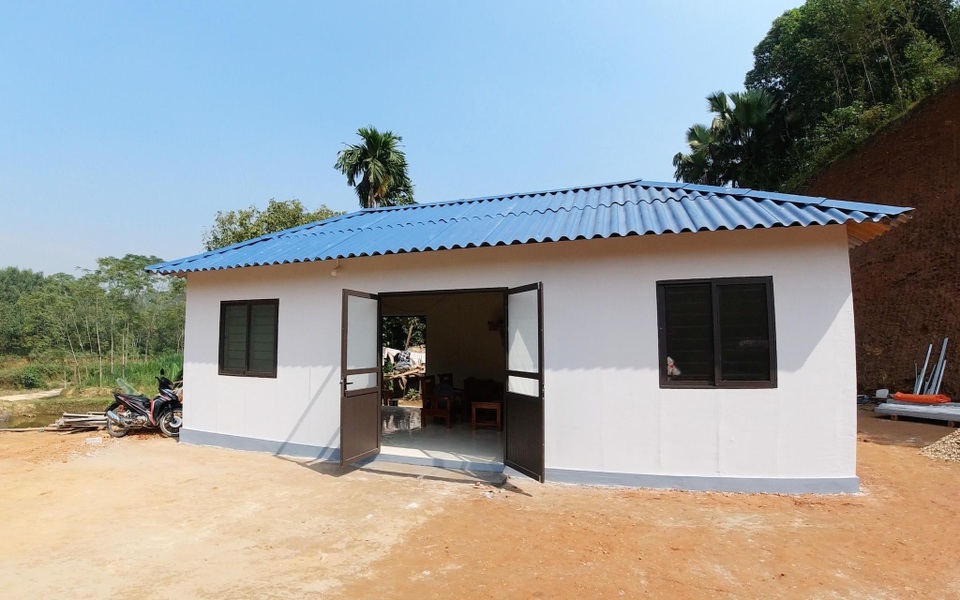 Nỗ lực đa dạng hóa sản phẩm tấm lợp fibro xi măng an toàn - 1 Nỗ lực đa dạng hóa sản phẩm tấm lợp fibro xi măng an toàn - 1
