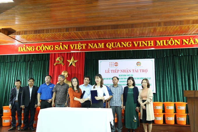 UNFPA nâng mức hỗ trợ cho phụ nữ và trẻ em gái bị ảnh hưởng bởi lũ lụt lên hơn 1, 3 triệu USD - Ảnh 1.