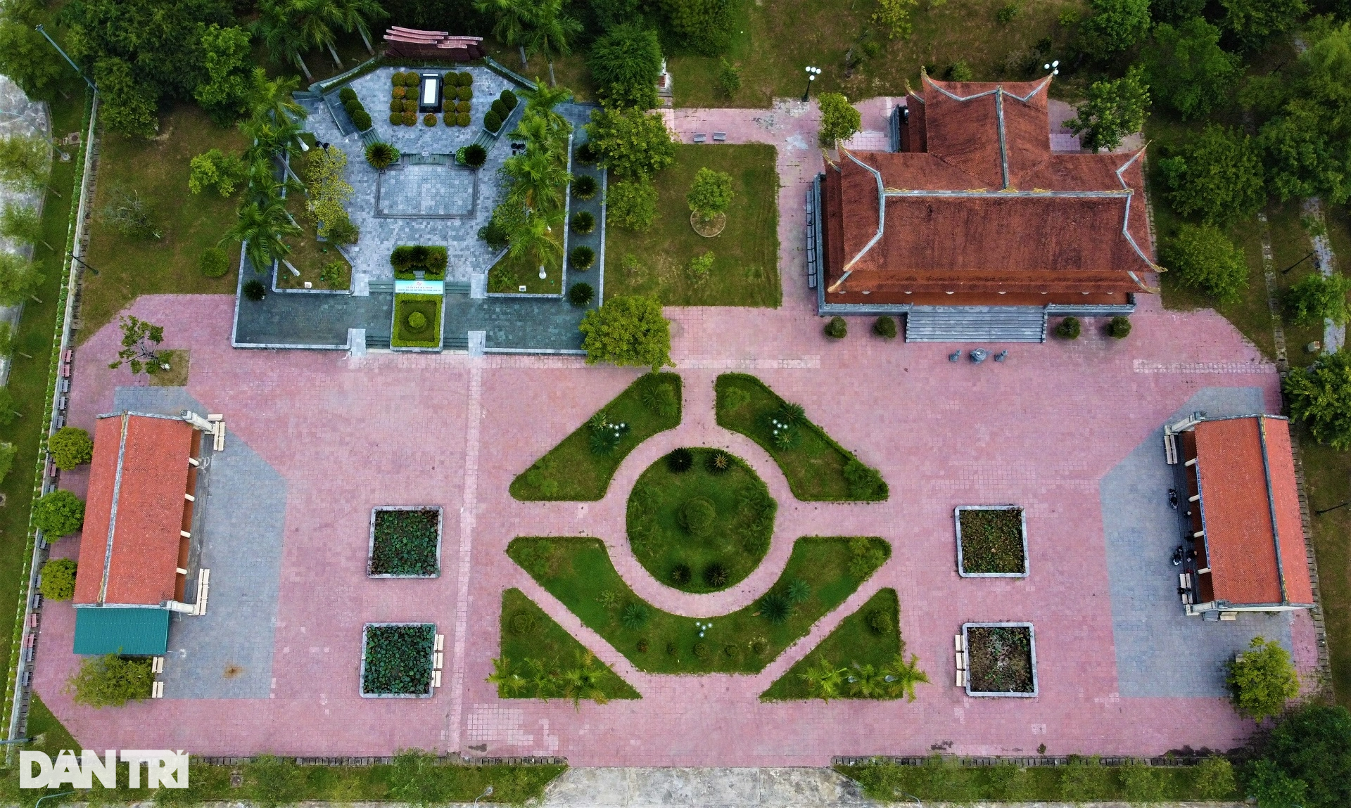 Nơi an nghỉ của Đoàn viên Thanh niên Cộng sản đầu tiên Lý Tự Trọng - 2 Nơi an nghỉ của Đoàn viên Thanh niên Cộng sản đầu tiên Lý Tự Trọng - 2