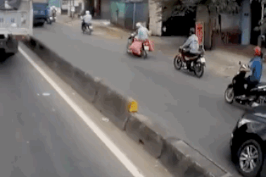 Tai nạn bất ngờ chỉ vì xao nhãng