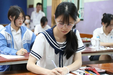 Bỏ xếp hạng trên bằng tốt nghiệp THCS, có gì đáng lo?