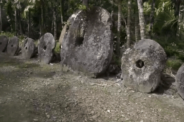 Kỳ lạ hòn đảo nơi người dân dùng tiền xu khổng lồ nặng tới 4 tấn