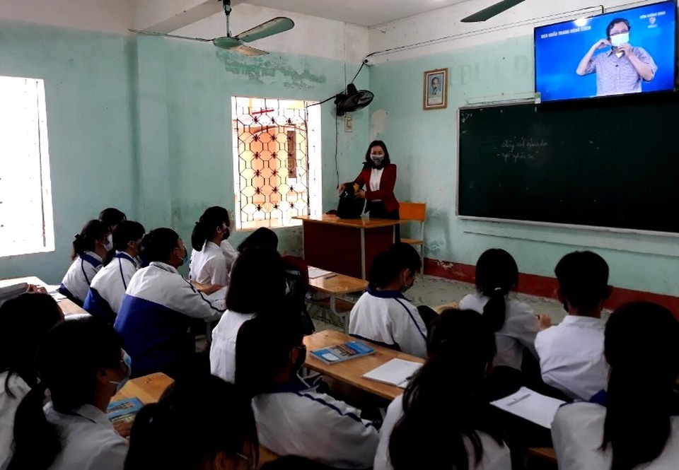 Trường học Thanh Hóa: 943 máy đo thân nhiệt, 24.566 vòi nước rửa tay - 6 Trường học Thanh Hóa: 943 máy đo thân nhiệt, 24.566 vòi nước rửa tay - 6