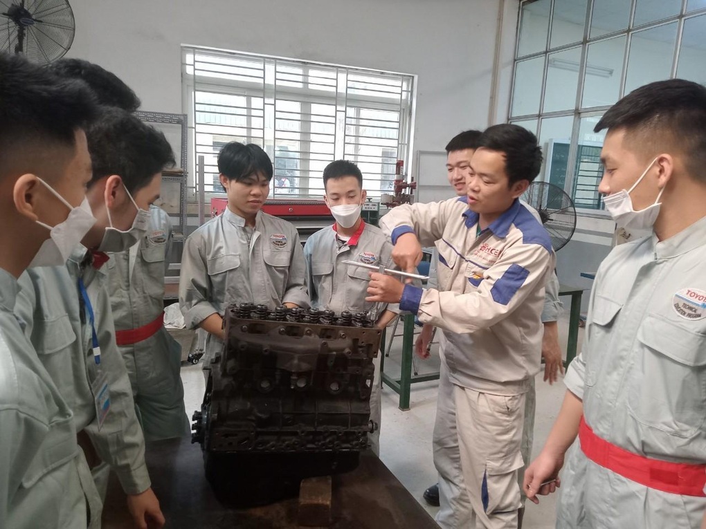 Học bổng dạy nghề Toyota: Cánh cửa tương lai cho học sinh khó khăn - 1 Học bổng dạy nghề Toyota: Cánh cửa tương lai cho học sinh khó khăn - 1