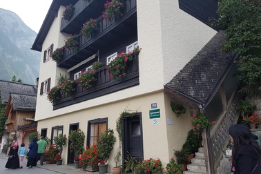 Vì sao ngôi làng Hallstatt lại nổi tiếng nhất ở nước Áo?