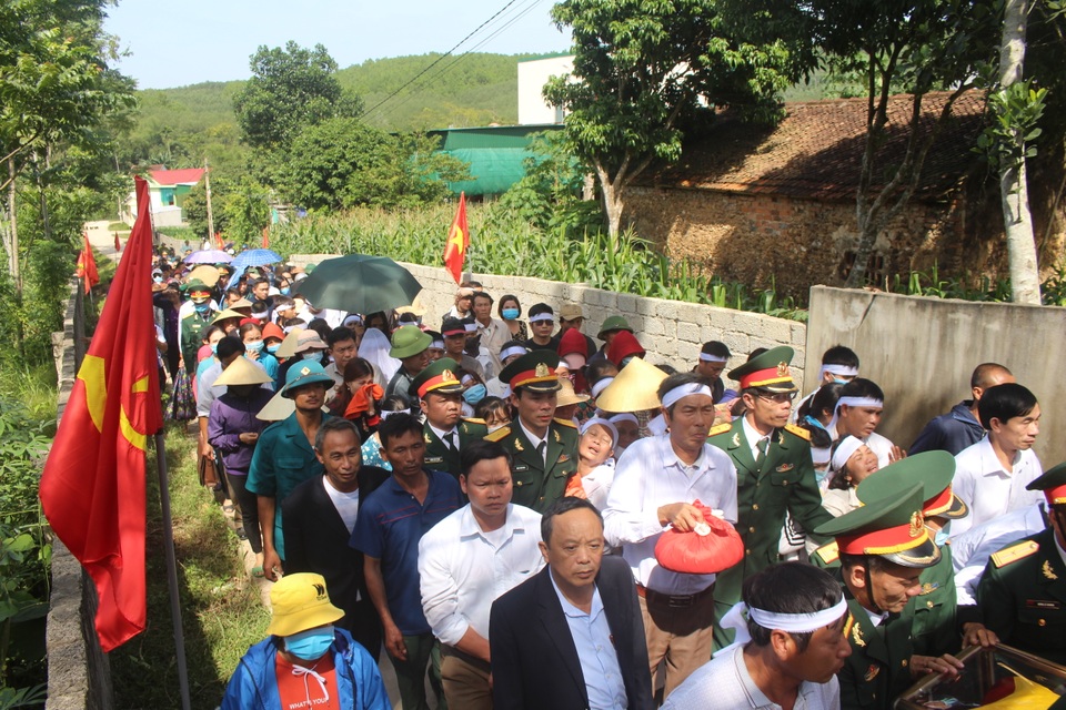 Vụ 22 quân nhân hy sinh: Bố hứa Tết về sẽ đưa chúng con đi chơi mà! - 4