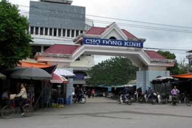 Chợ Đông Kinh nhộn nhịp trở lại