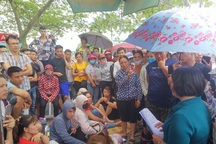 Hải Phòng: Bị nghỉ chờ việc không lương, công nhân tập trung đòi quyền lợi