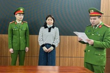 Bắt cựu nhân viên ngân hàng vay tiền tỷ cho khách rồi cầm luôn