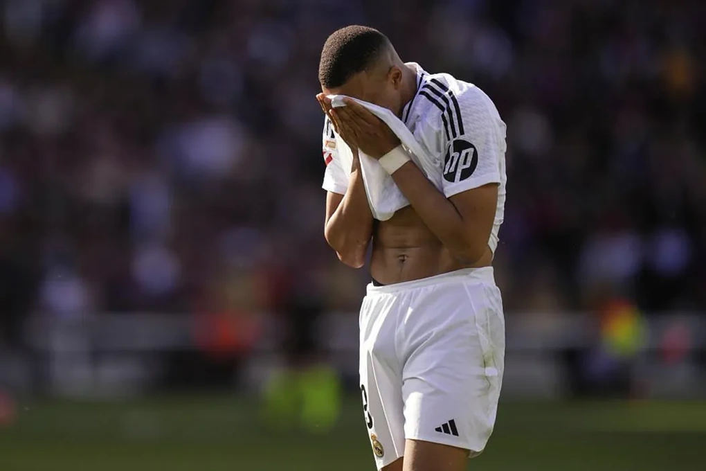 Lamine Yamal chói sáng hơn Mbappe, Barcelona thắng nghẹt thở Real Madrid - 2 Lamine Yamal chói sáng hơn Mbappe, Barcelona thắng nghẹt thở Real Madrid - 2