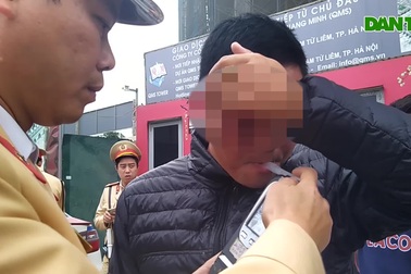 Uống vui 1-2 chén rượu, tài xế bị phạt 35 triệu đồng