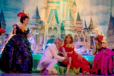 Trịnh Kim Chi chuyển thể kịch cổ trang Tây Âu phục vụ khán giả dịp Tết