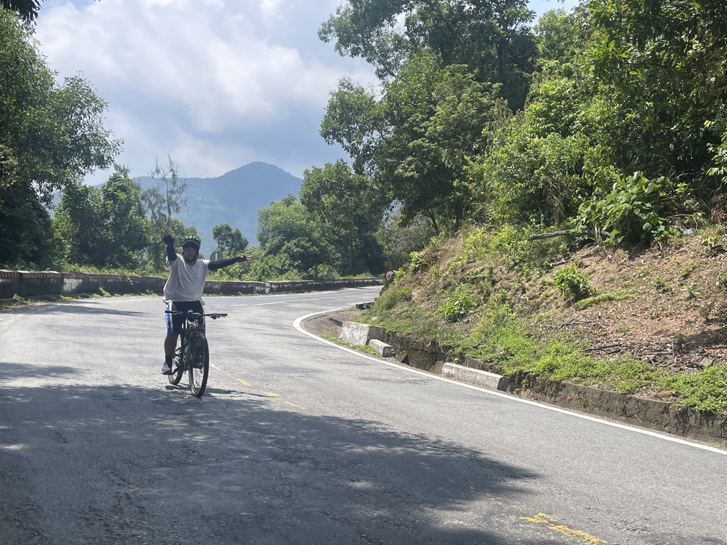 Cậu bé 15 tuổi vượt 800km từ Đà Nẵng ra Hà Nội bằng xe đạp - 3 Cậu bé 15 tuổi vượt 800km từ Đà Nẵng ra Hà Nội bằng xe đạp - 3