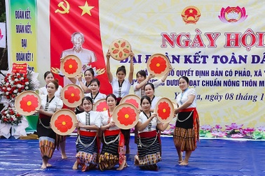 Vui hội Đại đoàn kết nơi biên giới