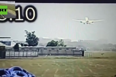 Máy bay Ấn Độ rơi ngay sau khi cất cánh