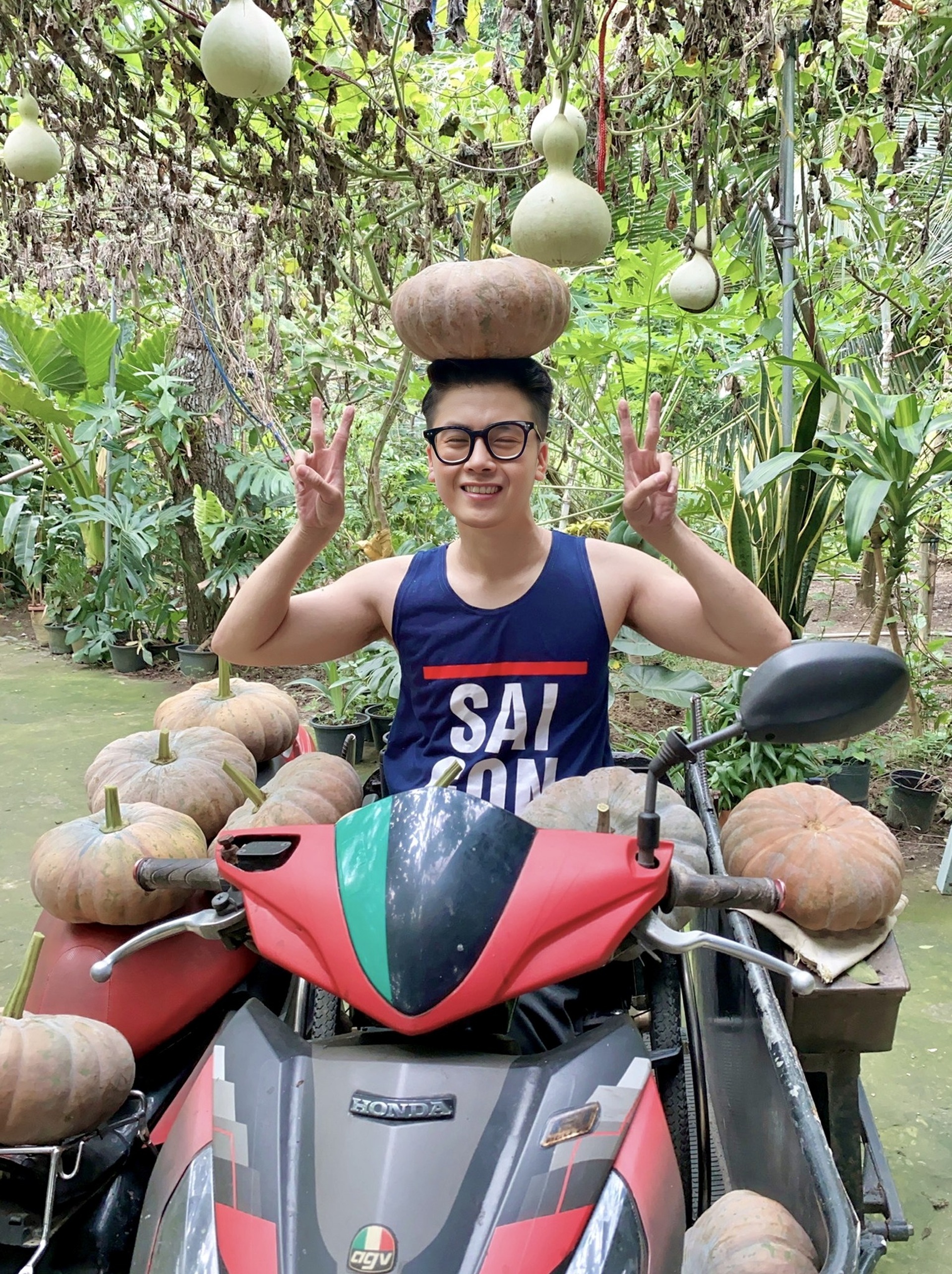 Chàng trai Vĩnh Long ngồi xe lăn chinh phục giải chạy marathon 42km - 1 Chàng trai Vĩnh Long ngồi xe lăn chinh phục giải chạy marathon 42km - 1