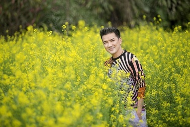 Mr.Đàm nổi bật giữa vườn xuân Hà Nội