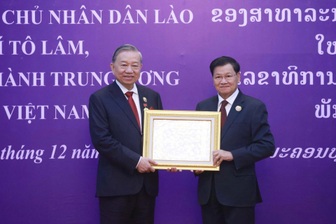Trao Huân chương Vàng Quốc gia của nước CHDCND Lào tặng Tổng Bí thư Tô Lâm