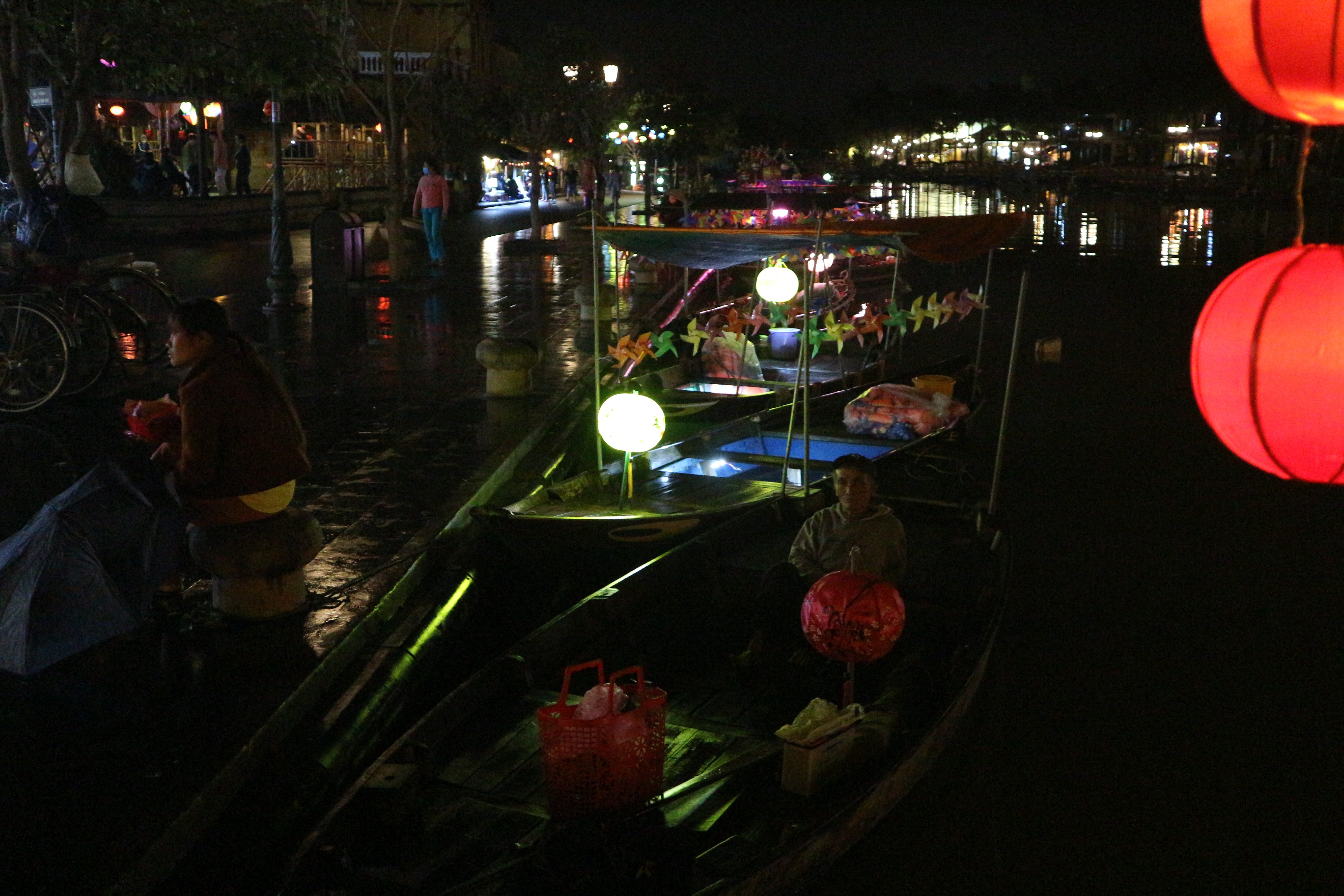 Hội An lặng lẽ đêm Giáng sinh 2020 - 3 Hội An lặng lẽ đêm Giáng sinh 2020 - 3