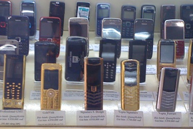 Nỗi khổ xài điện thoại “quý tộc”