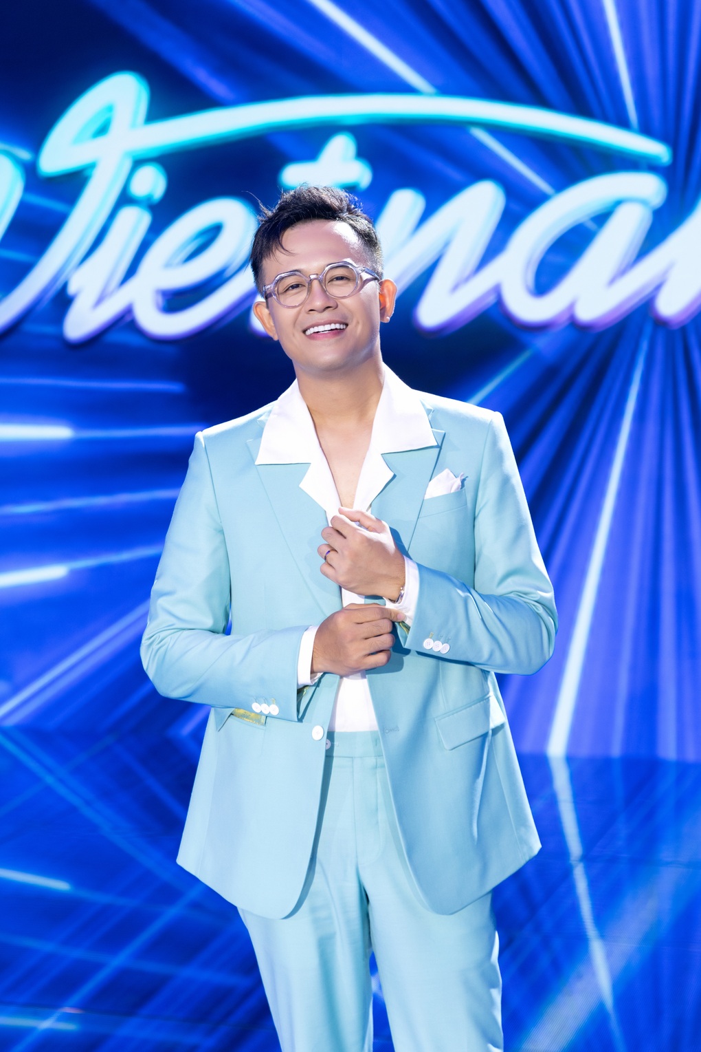 Lý do MC Đức Bảo từ bỏ phong cách quý ông, mặc phá cách ở Vietnam Idol - 4