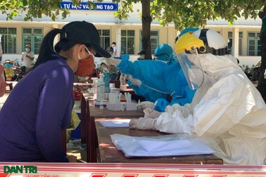 Người từ TPHCM, Bình Dương về Quảng Ngãi phải cách ly 21 ngày tự trả phí