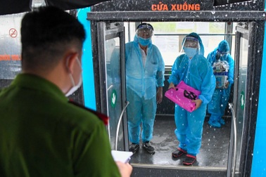 Đón 85 công dân phường Thanh Xuân Trung trở về nhà sau hơn 20 ngày cách ly