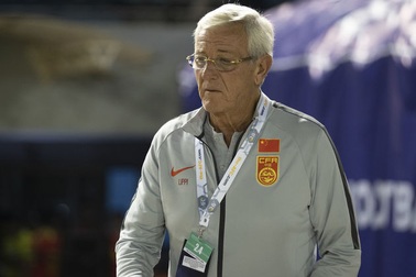 Bị chỉ trích “ngồi mát ăn bát vàng”, HLV Lippi đáp trả dư luận Trung Quốc