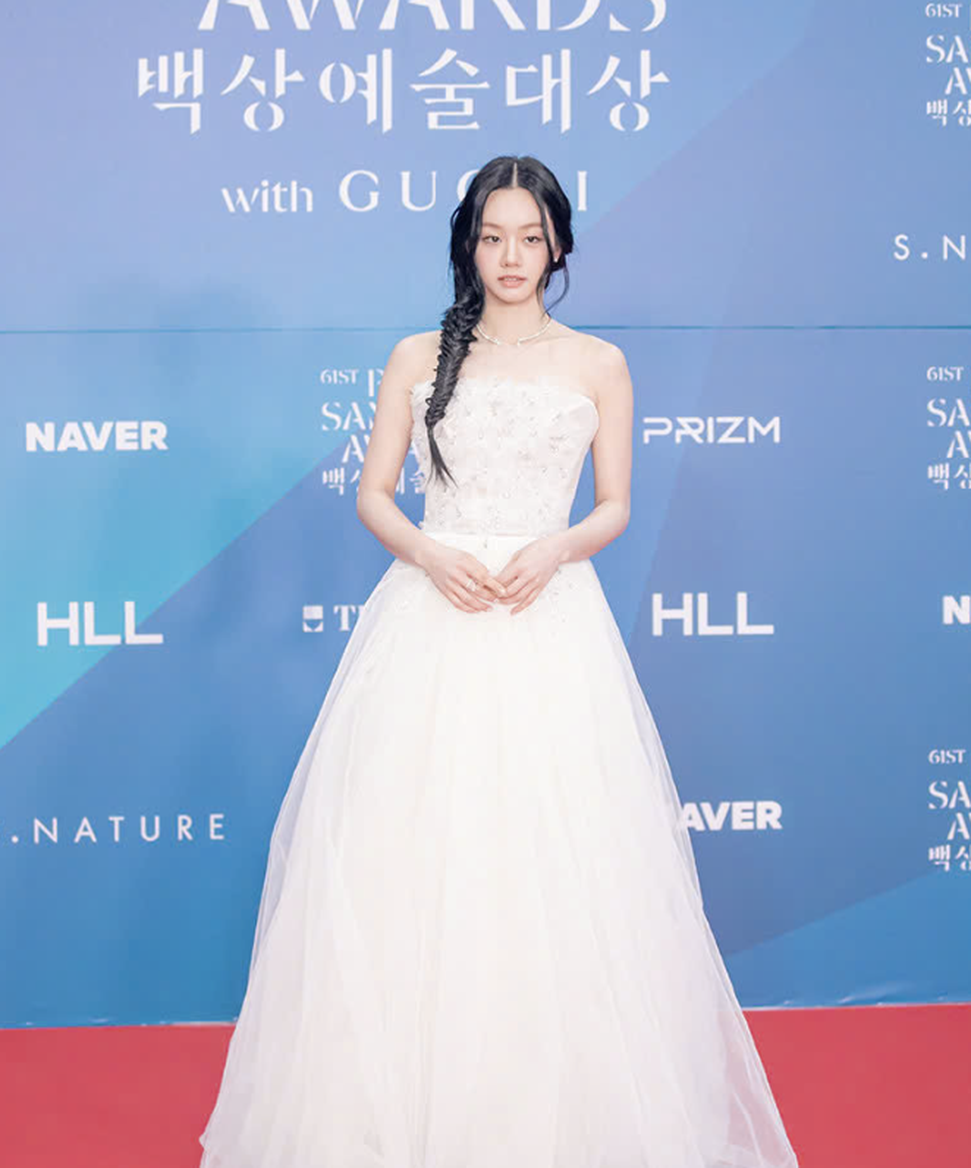 Song Hye Kyo khoe nhan sắc không tuổi, đọ dáng cùng Suzy trên thảm đỏ - 14 Song Hye Kyo khoe nhan sắc không tuổi, đọ dáng cùng Suzy trên thảm đỏ - 14