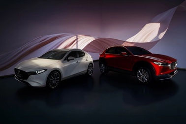 Mazda Việt Nam giới thiệu Mazda3 1.5 Deluxe giá 569 triệu đồng và ưu đãi cho CX-30