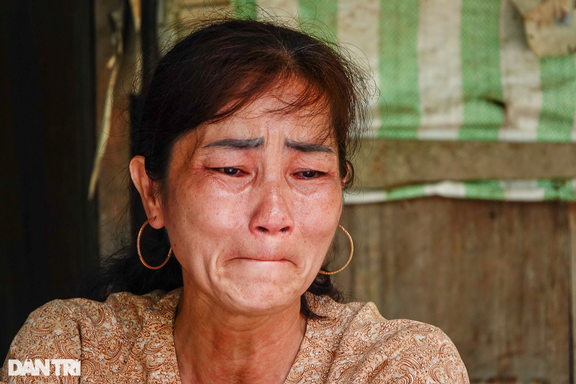 Mẹ nghèo khẩn cầu giúp con gái 23 tuổi bị suy thận đang nguy kịch