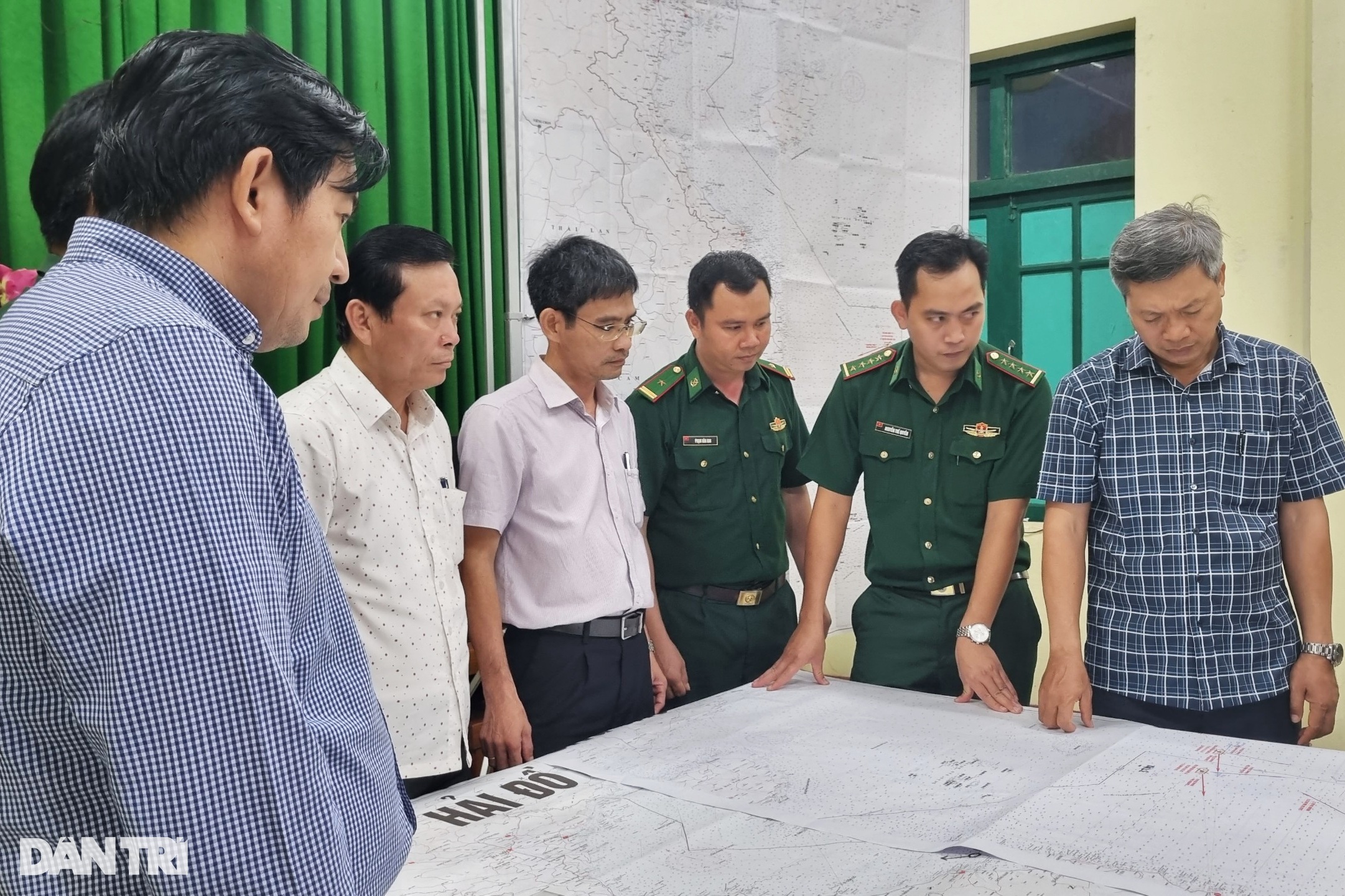 13 ngư dân mất tích: Đêm trắng chờ chồng - 4 13 ngư dân mất tích: Đêm trắng chờ chồng - 4