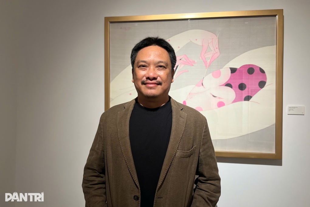 Người phụ nữ quyến rũ và phù phiếm trong tranh của Bùi Tiến Tuấn - 1