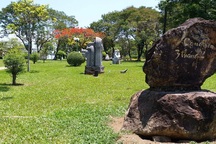 Bức tượng khỏa thân “Người đàn ông cúi đầu” sẽ được dựng theo trục dọc sông Hương