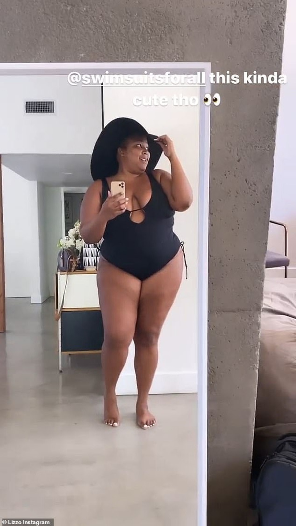 Đường cong bốc lửa của Megan Thee Stallion - 3 Đường cong bốc lửa của Megan Thee Stallion - 3