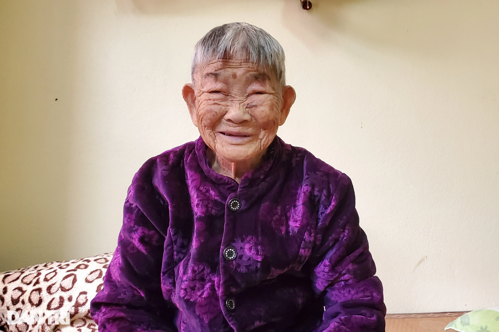 Cụ bà 103 tuổi, sở thích như thanh niên - 1