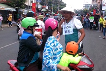 Những dịch vụ miễn phí làm “ấm lòng” khách hành hương tại chùa Bà