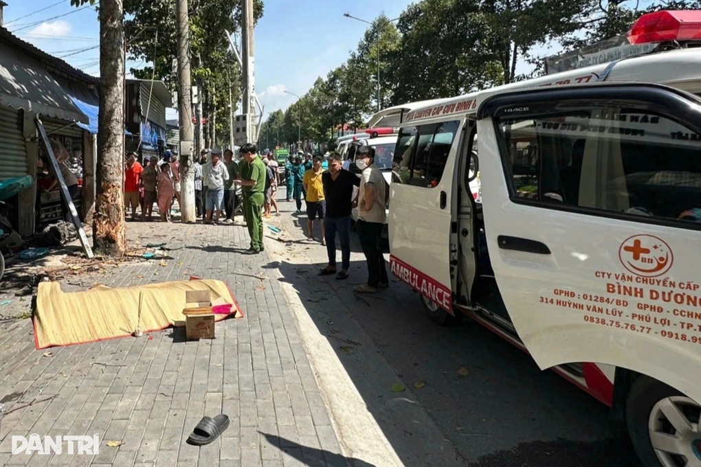 Taxi công nghệ bất ngờ chạy ngược chiều, tông tử vong người đàn ông ở TPHCM - 1 Taxi công nghệ bất ngờ chạy ngược chiều, tông tử vong người đàn ông ở TPHCM - 1
