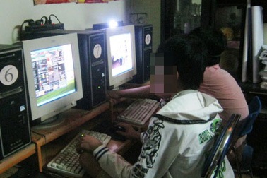 Bi kịch trẻ bơ vơ ngay trong nhà mình