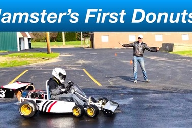 Cậu bé 13 tuổi drift trên chiếc xe F1 do mình tự chế tạo